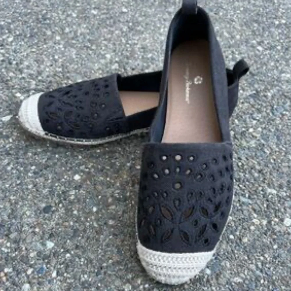 Tommy Bahama Shoes Women Selena Black Cream Eyelet Espadrilles Flat Slip On